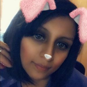 Meet your Posher, Anahi